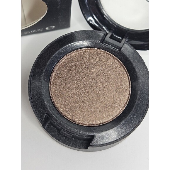 MAC Powder Single Eye Shadow ~ Bronze ~ NEW IN BOX 0.05oz/1.5g - Picture 2 of 7